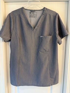 FIGS Women’s Slate V-Neck Short Sleeve Scrub Top